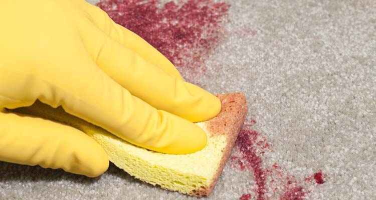 پاک کردن لکه سخت لبو